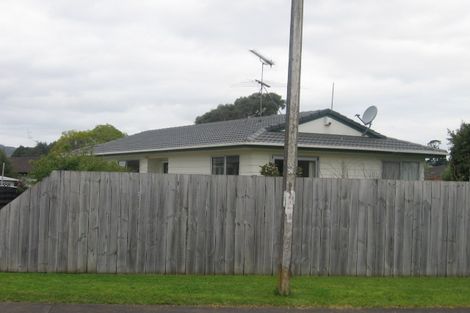 Photo of property in 12 Lipton Grove, Opaheke, Papakura, 2113