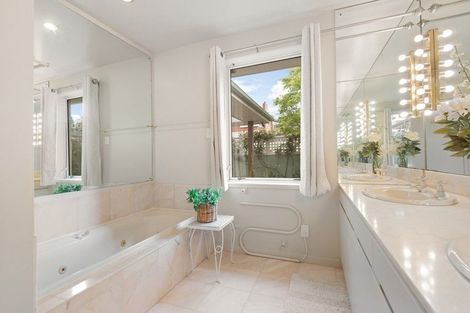 Photo of property in 1 Colquhoun Street, Glenross, Dunedin, 9011