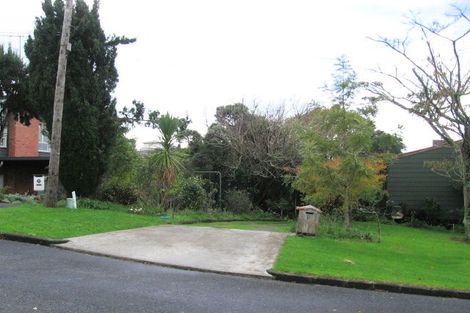 Photo of property in 8 Tui Vale Road, Shelly Park, Auckland, 2014
