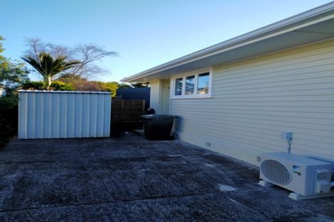 Photo of property in 7 Neil Avenue, Te Atatu Peninsula, Auckland, 0610