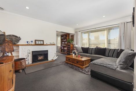 Photo of property in 27 Clouston Park Road, Clouston Park, Upper Hutt, 5018