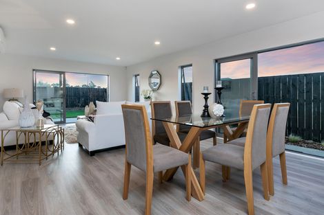 Photo of property in 36 Lumbarda Drive, Kumeu, 0810