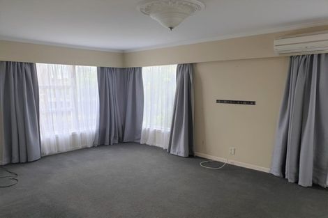 Photo of property in 2 Russleigh Drive, Dinsdale, Hamilton, 3204