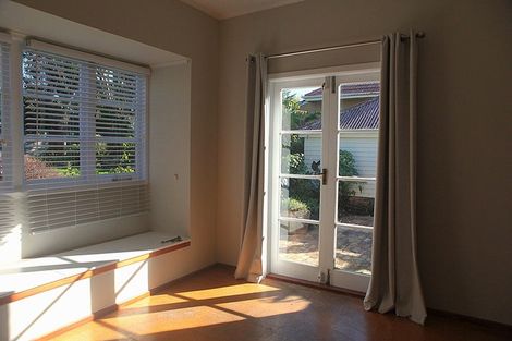 Photo of property in 8 Niccol Avenue, Narrow Neck, Auckland, 0624