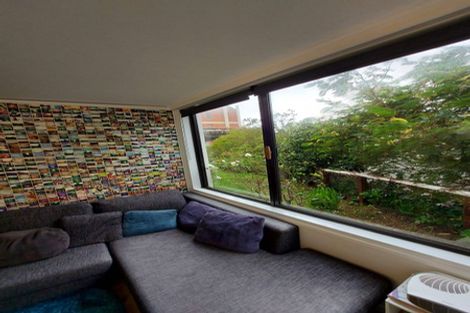 Photo of property in 2/2 Oriental Terrace, Mount Victoria, Wellington, 6011