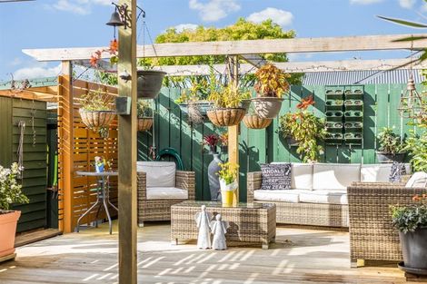 Photo of property in 63 The Drive, Tawa, Wellington, 5028