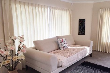 Photo of property in 24 Newinn Crescent, East Tamaki Heights, Auckland, 2016