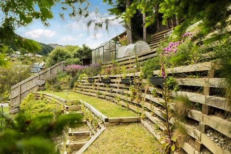 Photo of property in 5 Mackinnon Terrace, Sunshine Bay, Queenstown, 9300