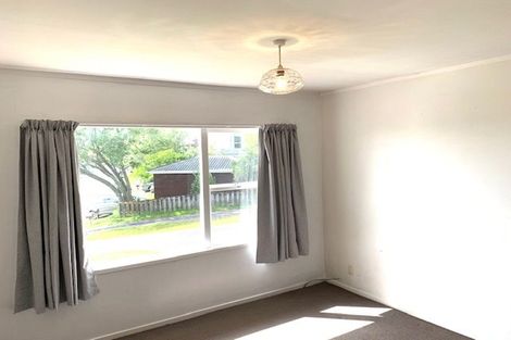 Photo of property in 2/1 Hatherlow Street, Glenfield, Auckland, 0629