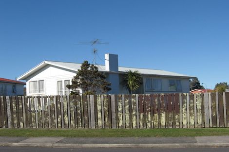 Photo of property in 22 President Avenue, Papakura, 2110
