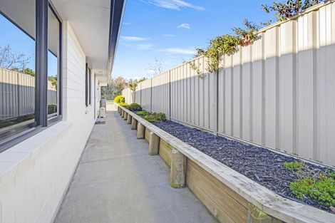 Photo of property in 19 Grove Avenue, Weston, Oamaru, 9401