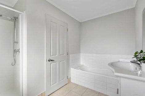 Photo of property in 14 Princeton Parade, Albany, Auckland, 0632