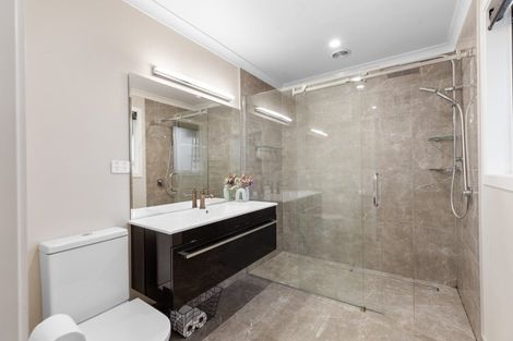 Photo of property in 4 Cyprus Place, Fitzherbert, Palmerston North, 4410