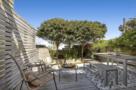 Photo of property in 82 Roxburgh Street, Mount Victoria, Wellington, 6011