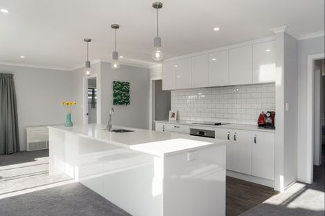 Photo of property in 39 Burgundy Drive, Martinborough, 5711