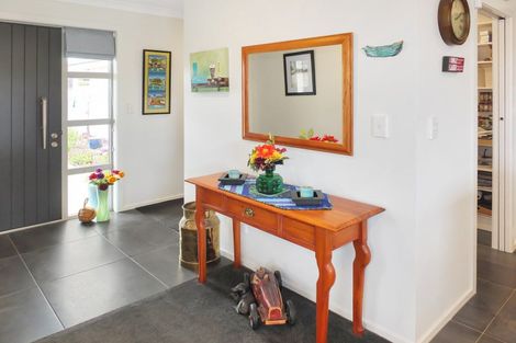 Photo of property in 10 Godwit Court, Foxton Beach, Foxton, 4815