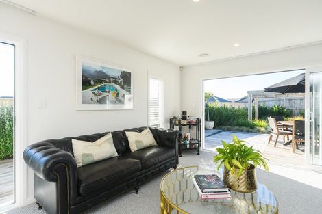 Photo of property in 10 Sardinia Grove, Fitzherbert, Palmerston North, 4410