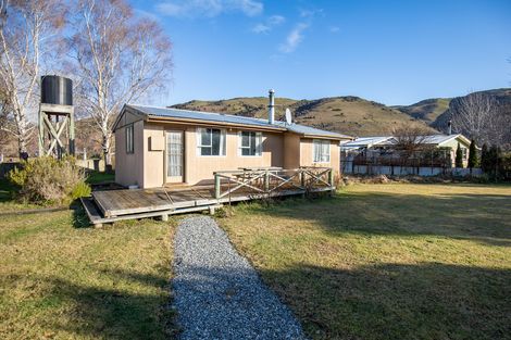 Photo of property in 6 Ormaglade Place, Millers Flat, Roxburgh, 9572