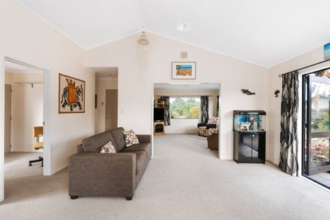 Photo of property in 76 Dalton Drive, Papamoa Beach, Papamoa, 3118