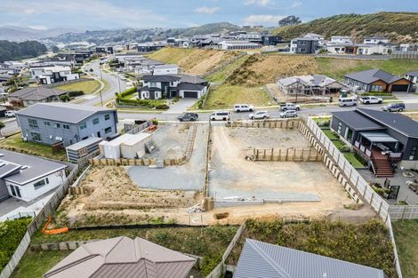 Photo of property in 4 Te Hoiere Street, Aotea, Porirua, 5024