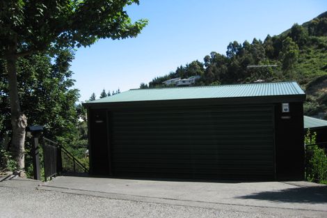 Photo of property in 27 Selwyn Road, Lyttelton, 8082