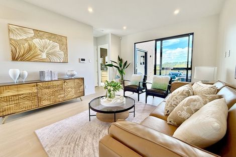 Photo of property in 32 Paretao Street, Massey, 0614