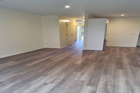 Photo of property in 3/351 West Coast Road, Glen Eden, Auckland, 0602