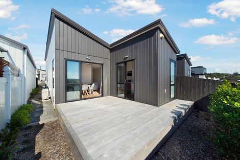 Photo of property in 18 Mata Road, Massey, Auckland, 0614