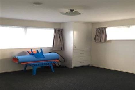 Photo of property in 3 Papa Place, Birkdale, Auckland, 0626