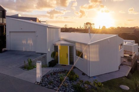 Photo of property in 17 Maataitai Road, Raglan, 3225