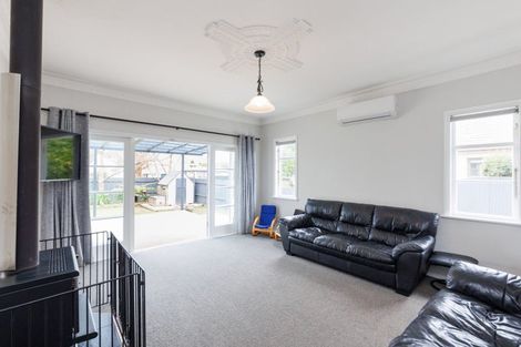 Photo of property in 68 Pahiatua Street, Hokowhitu, Palmerston North, 4410