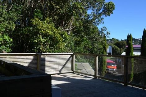 Photo of property in 15 Horokiwi Road West, Newlands, Wellington, 6037
