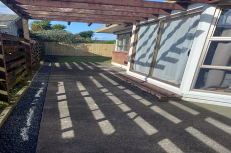 Photo of property in 2/10 Opaheke Road, Papakura, 2110