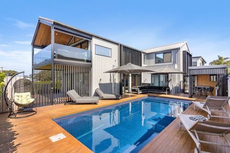 Photo of property in 101 Beach Road, Whangamata, 3620