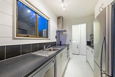 Photo of property in 2/11 Bluewater Place, Wattle Downs, Auckland, 2103