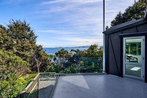 Photo of property in 21 Dillon Street, Lowry Bay, Lower Hutt, 5013