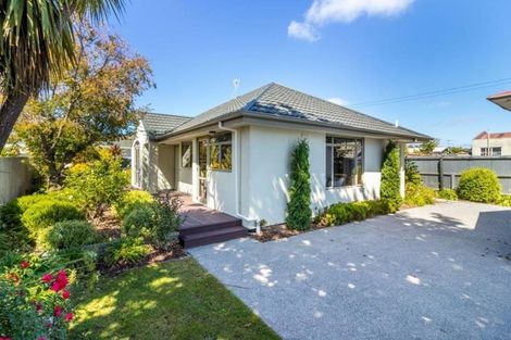 Photo of property in 12 Beckford Road, Saint Martins, Christchurch, 8022