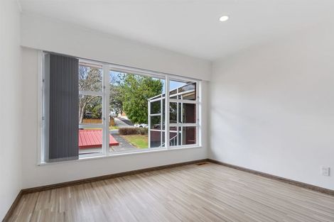 Photo of property in 176 Edmonton Road, Te Atatu South, Auckland, 0610