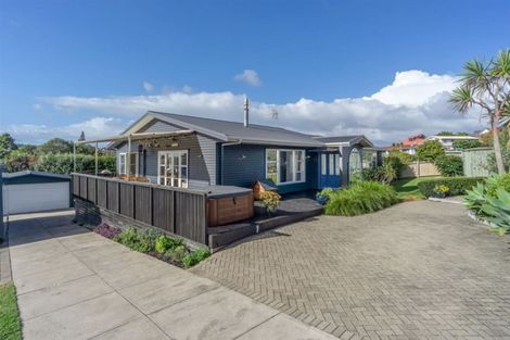 Photo of property in 32 Fairway Avenue, Red Beach, 0932