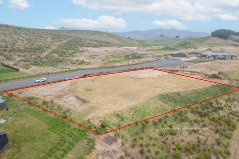 Photo of property in 6 Olsen Place, Kinloch, 3385