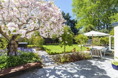 Photo of property in 30 Chateau Drive, Burnside, Christchurch, 8053