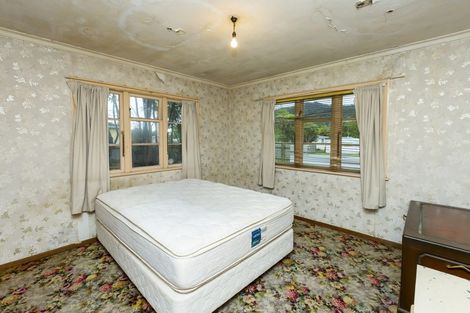 Photo of property in 70 Main Road, Wainuiomata, Lower Hutt, 5014