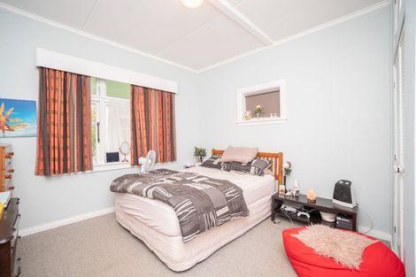 Photo of property in 12 Marne Street, Hokowhitu, Palmerston North, 4410