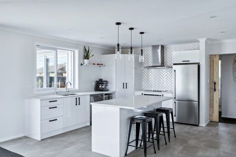 Photo of property in 28 George Street, Bulls, 4818