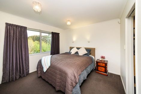 Photo of property in 34 Ruapehu Drive, Fitzherbert, Palmerston North, 4410
