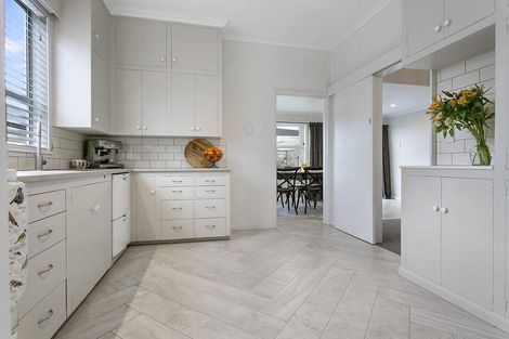 Photo of property in 110a Williams Street, Cambridge, 3434