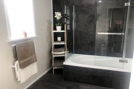 Photo of property in 21 Bledisloe Street, Levin, 5510