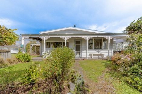 Photo of property in 16 Toia Street, Marton, 4710