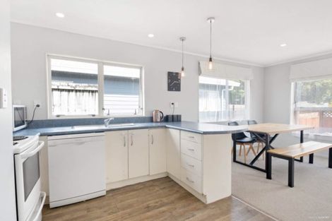 Photo of property in 118b Colwill Road, Massey, Auckland, 0614