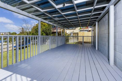Photo of property in 2/92 Glamorgan Drive, Torbay, Auckland, 0630
